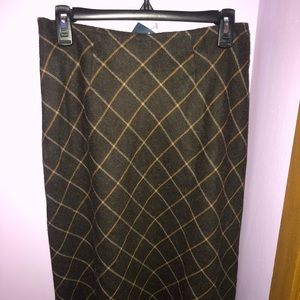 Knee length brown skirt